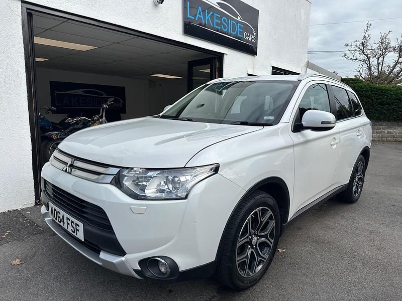 White Used 2015 Mitsubishi Outlander SUV | £5,995 (Fair price) - Image 1/4