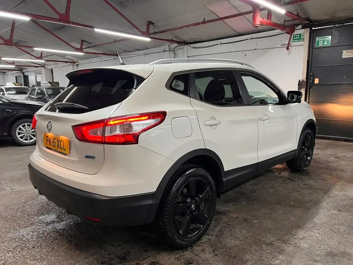 Used Nissan Qashqai N-TEC 110 HP (80 kW) 2015 White SUV