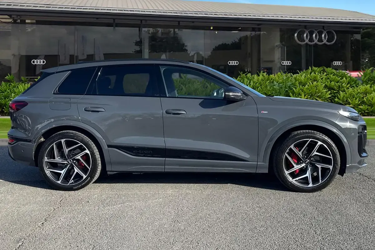 Used Audi Q6 e-tron Advanced 284 kW (387 HP) 2025 Grey SUV