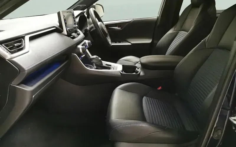 Usado Toyota RAV4 218 HP (160 kW) 2023 SUV