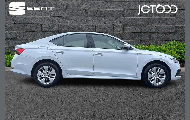 Used Skoda Octavia SE Technology 113 HP (83 kW) 2022 White Hatchback