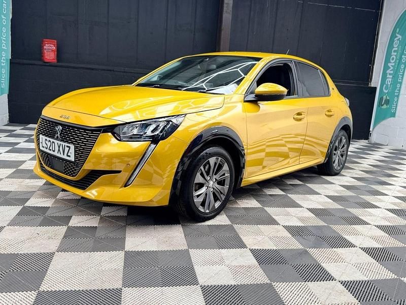 Used Peugeot e-208 Allure 100 kW (136 HP) 2020 Yellow Hatchback