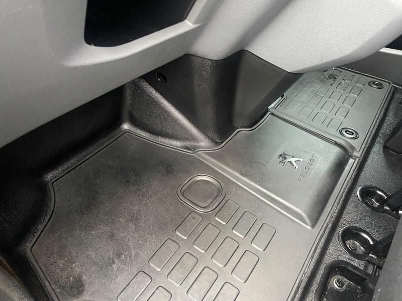 Used Peugeot Expert Premium 2022 Grey Van