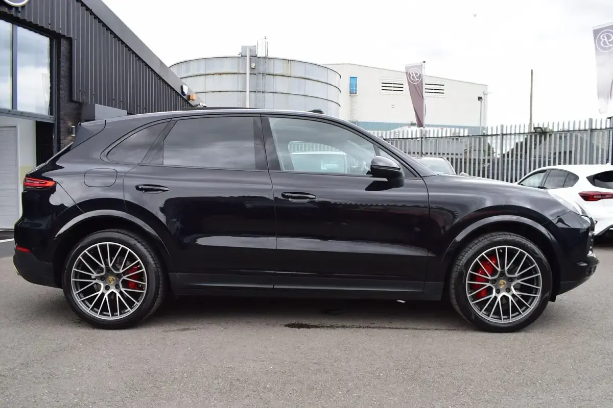 Used Porsche Cayenne 340 HP (250 kW) 2019 Black SUV