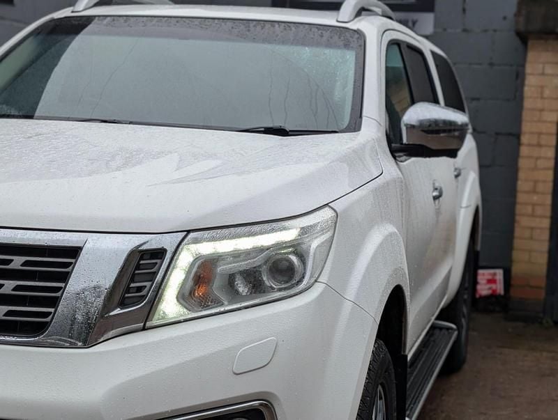 Used Nissan Navara Tekna 2017 White Pickup