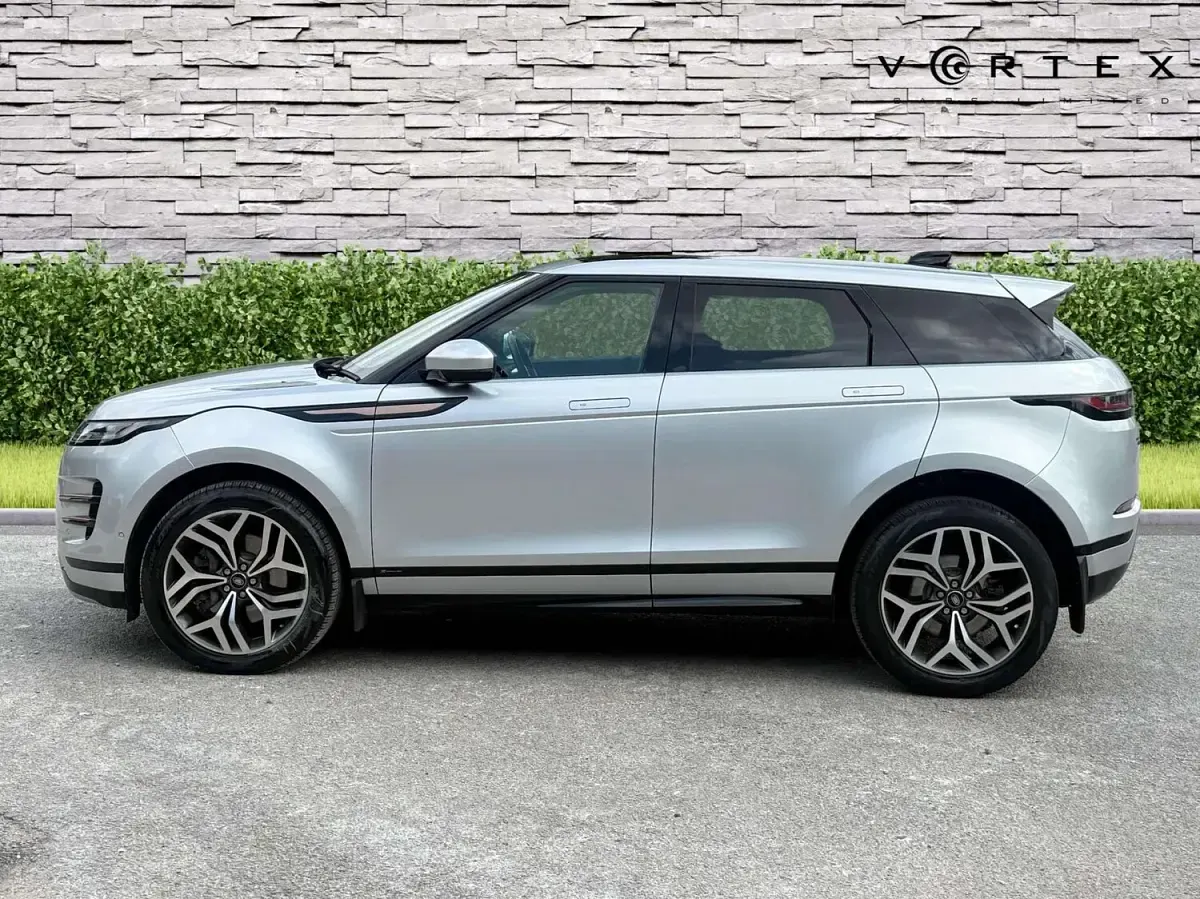 Used Land Rover Range Rover evoque HSE Dynamic 240 HP (176 kW) 2019 Silver SUV