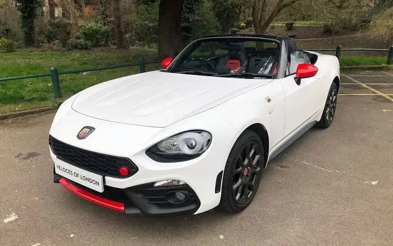 Used Abarth 124 Spider 170 HP (125 kW) 2019 White Cabriolet