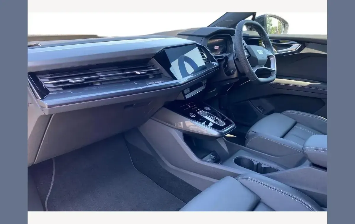 New Audi Q4 e-tron Black Edition 250 kW (340 HP) 2026 Silver SUV