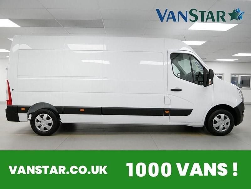 Used Nissan Interstar Acenta 135 HP (99 kW) 2024 White Van