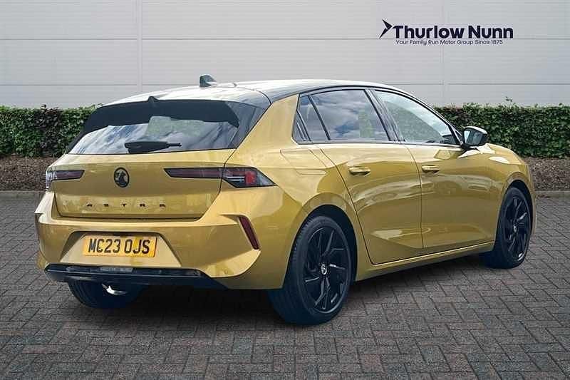 Used Vauxhall Astra S 130 HP (95 kW) 2023 Yellow Hatchback