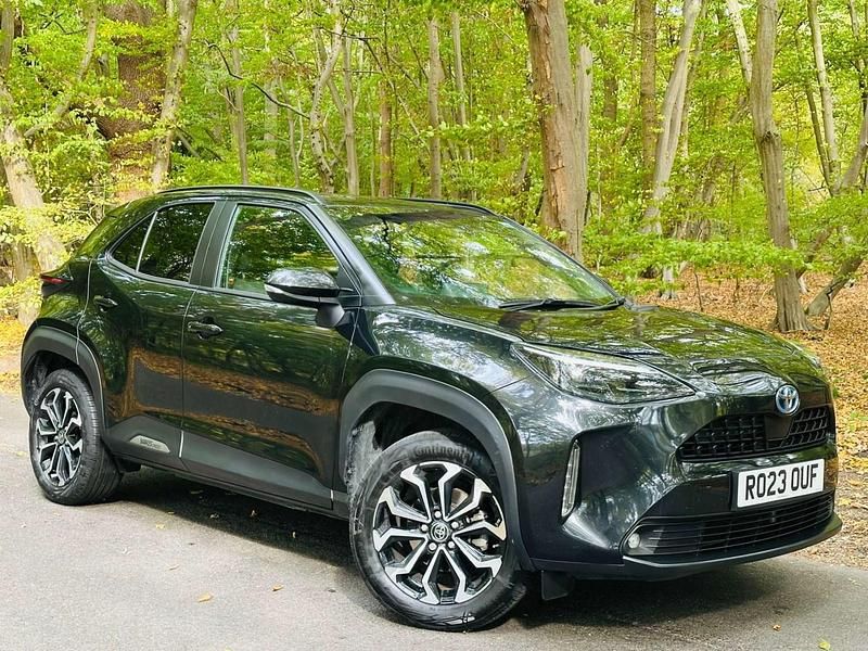 Black Used 2023 Toyota Yaris Cross Design SUV | £17,389 (Super price) - Image 1/4