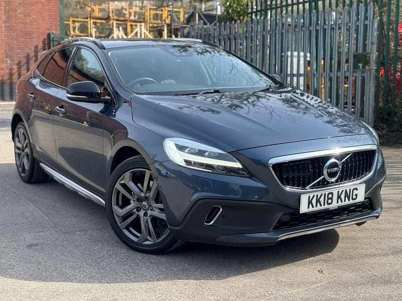 Used Volvo V40 Pro 150 HP (110 kW) 2018 Blue Hatchback