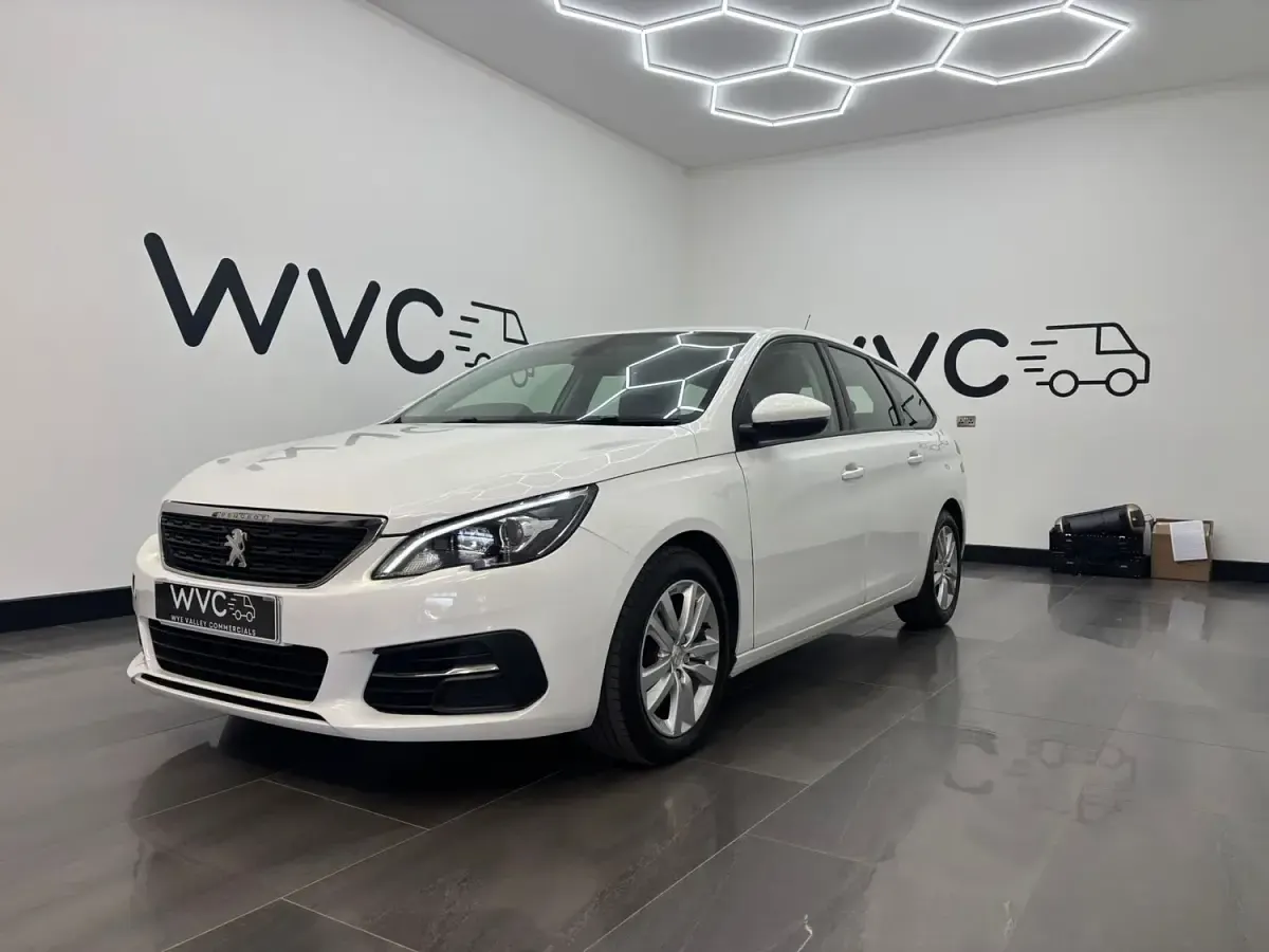 Used Peugeot 308 Active 2021 White Estate