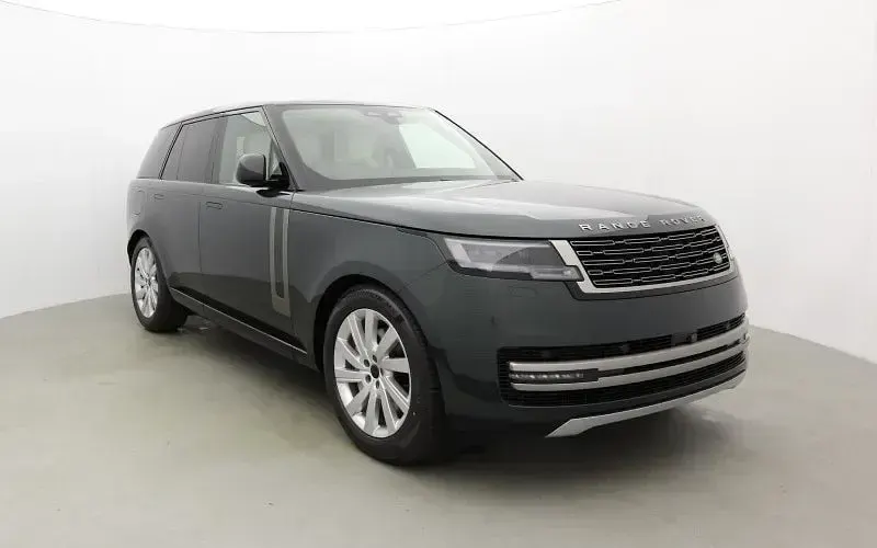 Used Land Rover Range Rover SE 300 HP (220 kW) 2026 SUV