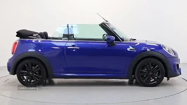 Begagnad Mini Cooper Cabriolet Sport 2019 Blå Cab