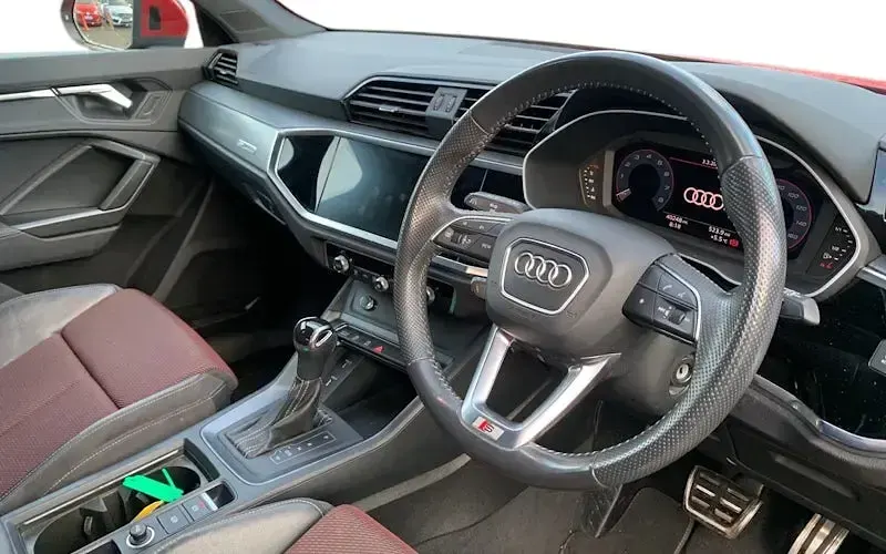 Used Audi Q3 S-Line 150 HP (110 kW) 2019 Red SUV