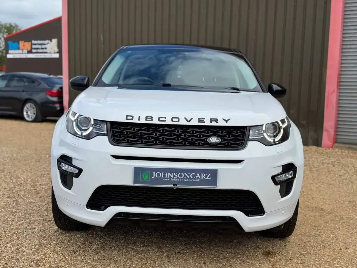 Used Land Rover Discovery Sport HSE Dynamic 180 HP (132 kW) 2017 White SUV
