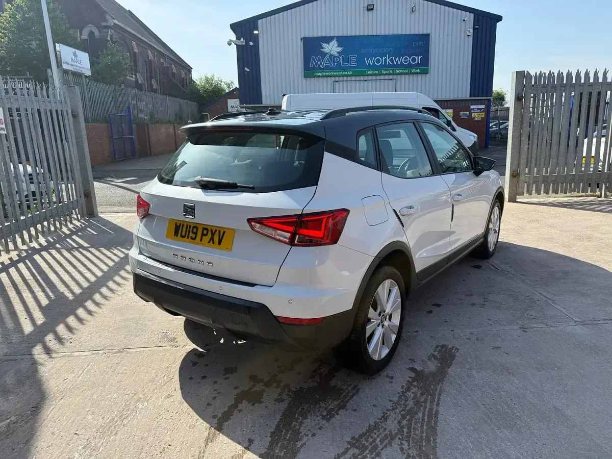 Used Seat Arona SE Technology 115 HP (84 kW) 2019 White SUV