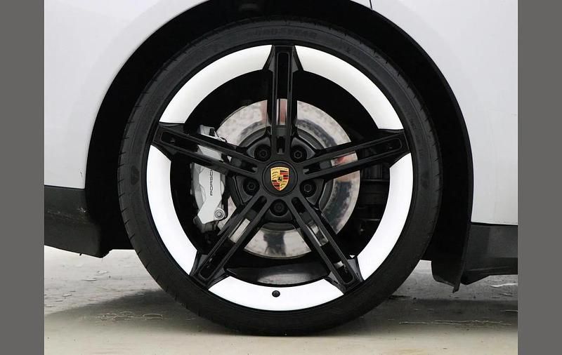 Used Porsche Taycan 419 kW (571 HP) 2023 Grey Sedan