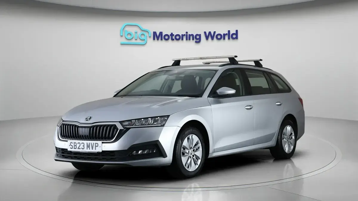 Used Skoda Octavia SE Technology 116 HP (85 kW) 2023 Silver Estate