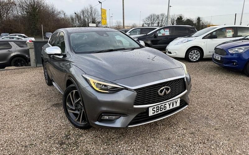 Used Infiniti Q30 122 HP (89 kW) 2017 Grey Hatchback