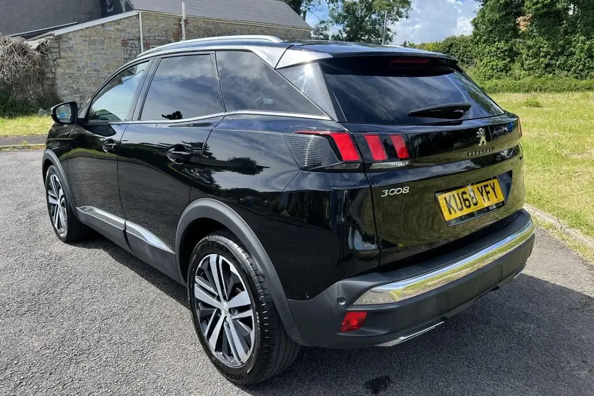 Used Peugeot 3008 GT 175 HP (128 kW) 2018 Black SUV