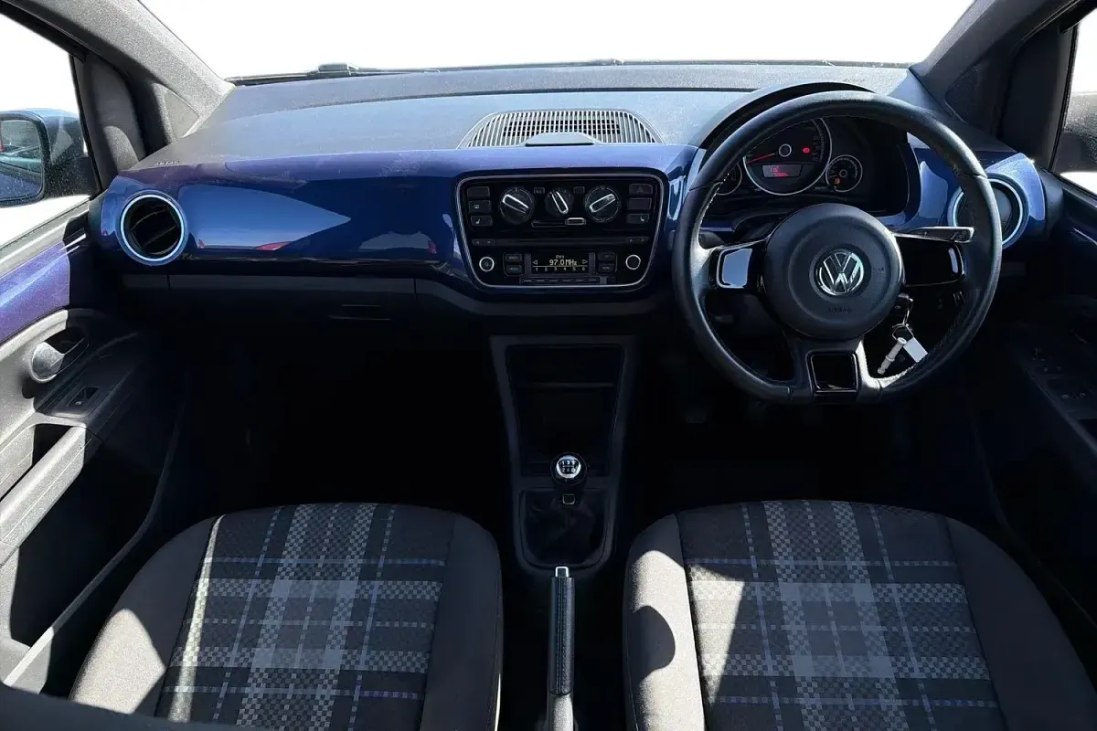 Begagnad VW up! CLUB 75 HK (55 kW) 2016 Blå Halvkombi