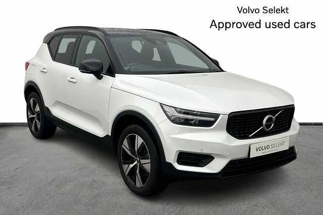 Used Volvo XC40 R-Design 208 HP (152 kW) 2022 White SUV