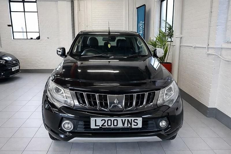 Used Mitsubishi L200 Warrior 178 HP (130 kW) 2017 Black Pickup
