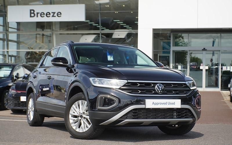 Used 2025 VW T-Roc Life SUV | £21,990 (Fair price) - Image 1/4