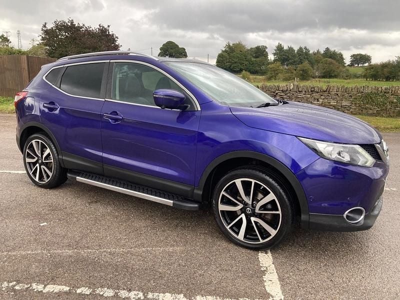 Blue Used 2015 Nissan Qashqai Tekna SUV | £6,795 (Fair price) - Image 1/4