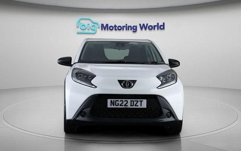 Used Toyota Aygo X PURE 72 HP (52 kW) 2025 SUV