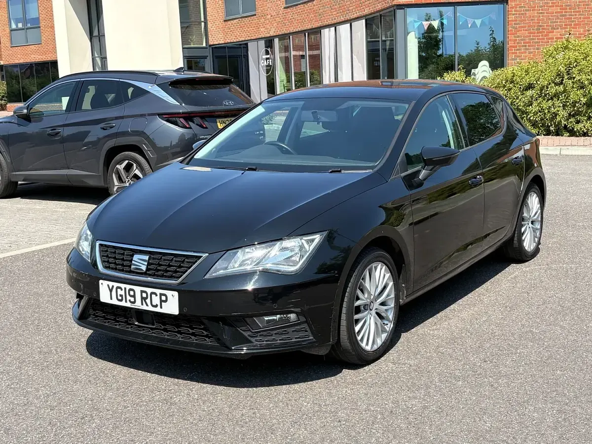 Used Seat Leon SE Dynamic 130 HP (95 kW) 2019 Black Hatchback