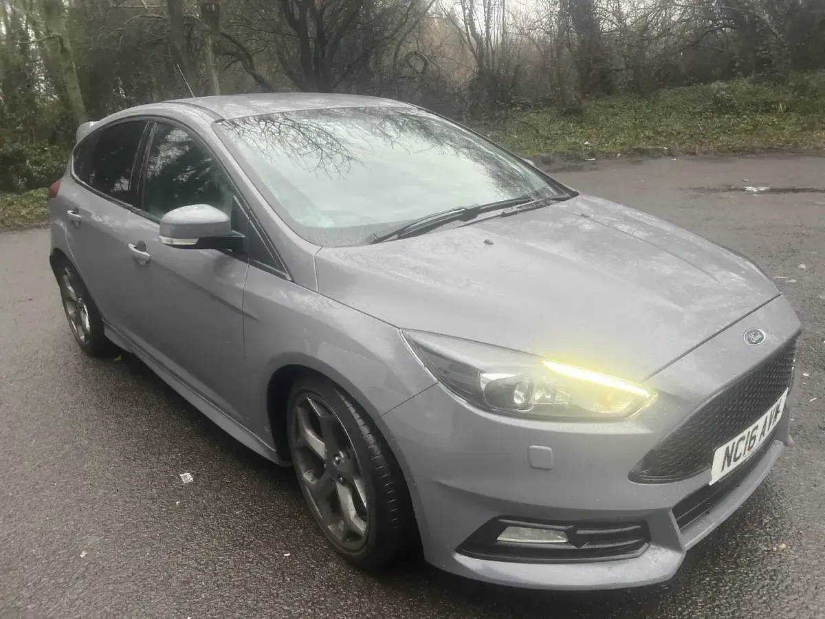 Used Ford Focus ST 185 HP (136 kW) 2016 Grey Hatchback