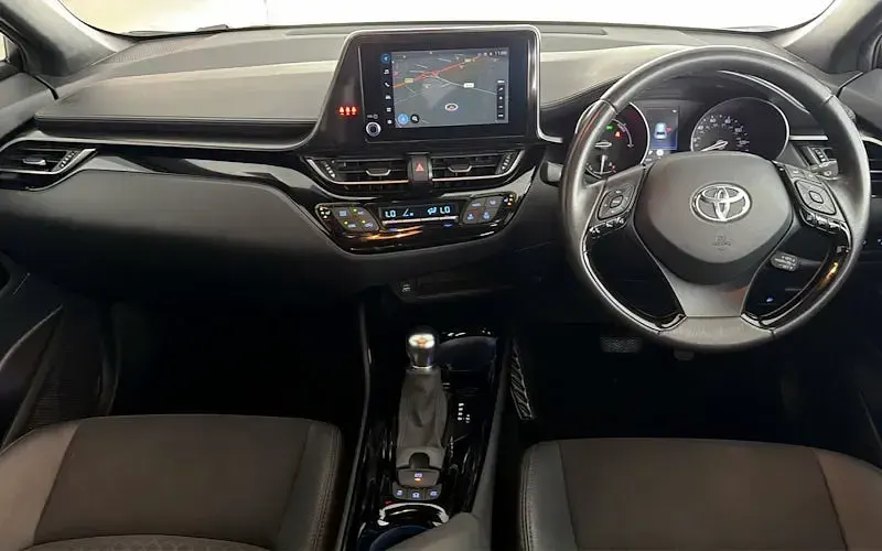 Used Toyota C-HR Design 184 HP (135 kW) 2022 White SUV