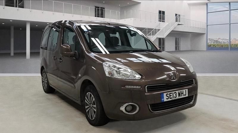 Used Peugeot Partner Tepee Access 92 HP (67 kW) 2013 Brown MPV