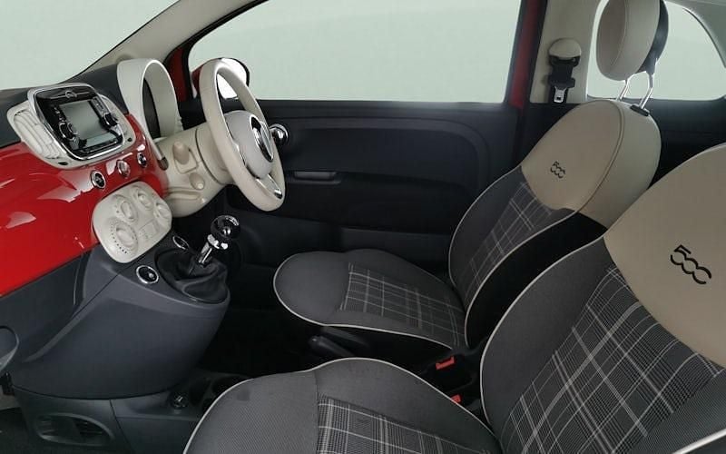 Used Fiat 500 Lounge 105 HP (77 kW) 2017 Red Hatchback