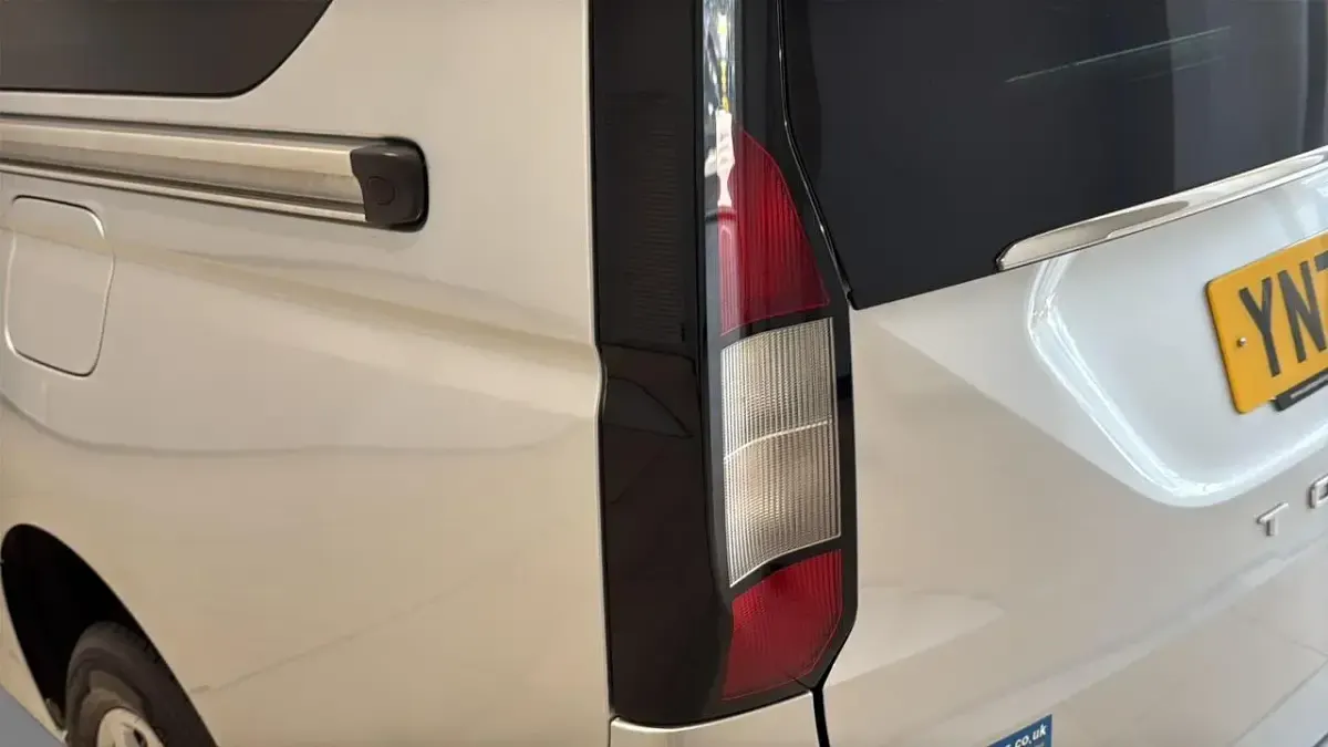 Used Ford Grand Tourneo Connect Titanium 112 HP (82 kW) 2023 Grey MPV