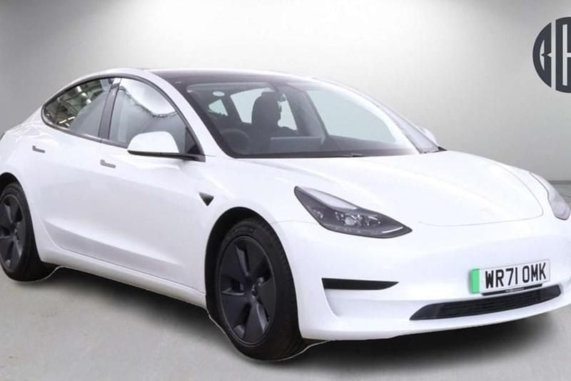 Used Tesla Model 3 Standard Range Plus 366 kW (498 HP) 2021 White Sedan