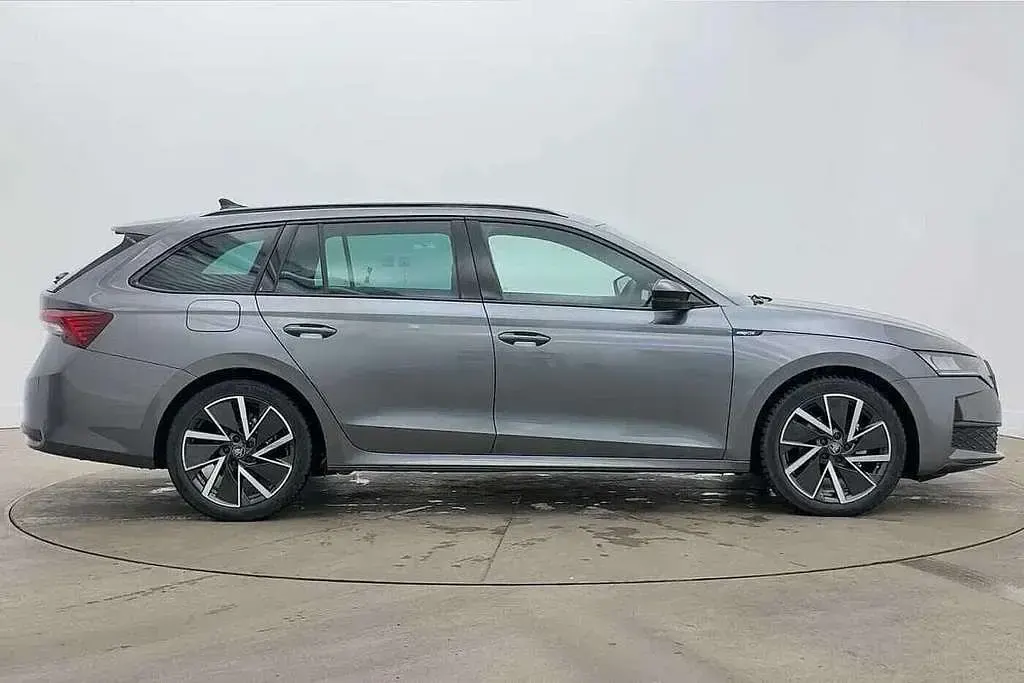 New Skoda Octavia SportLine 2026 Estate