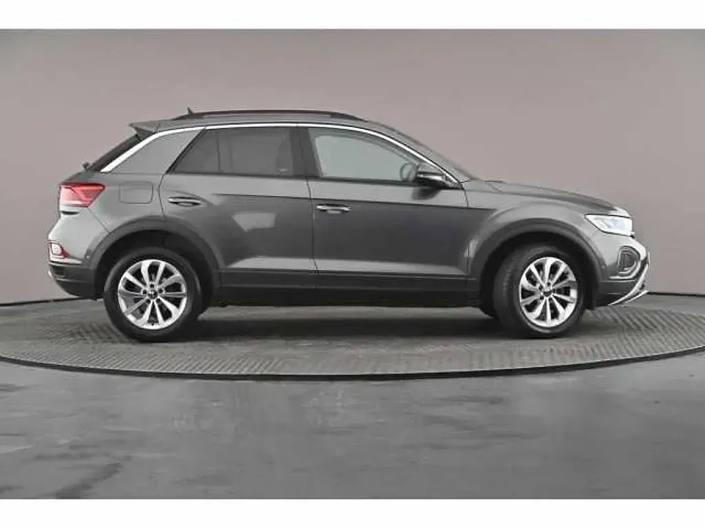 Usado VW T-Roc Match 150 HP (110 kW) 2025 Cinzento SUV