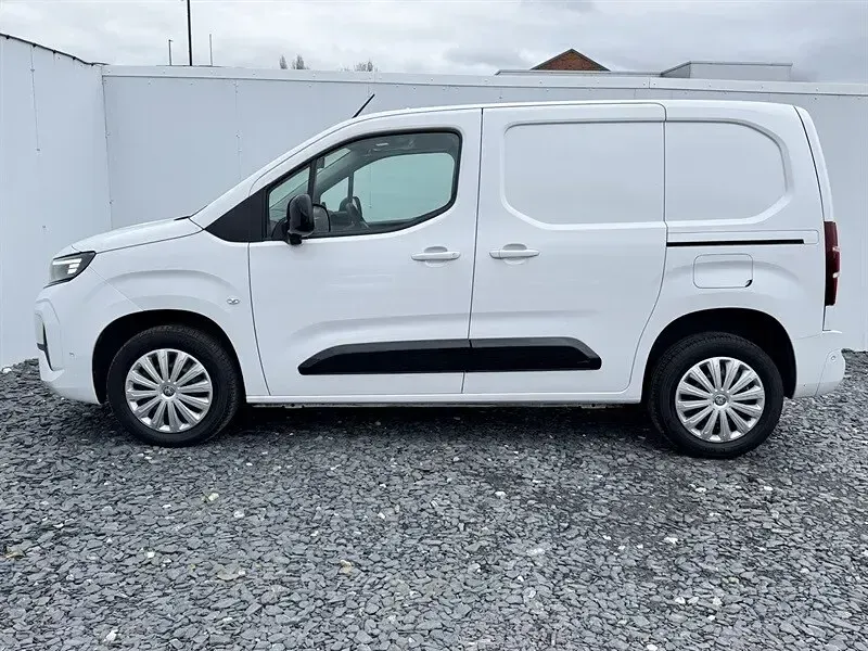 Used Vauxhall Combo S 130 HP (95 kW) 2024 White MPV