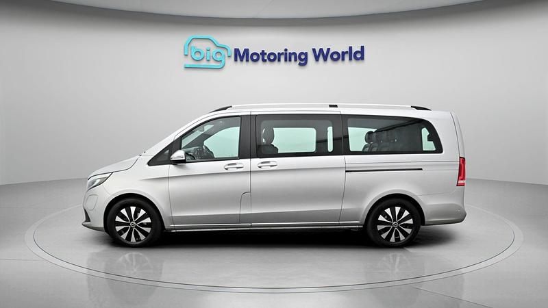 Usado Mercedes EQV300 295 kW (402 HP) 2021