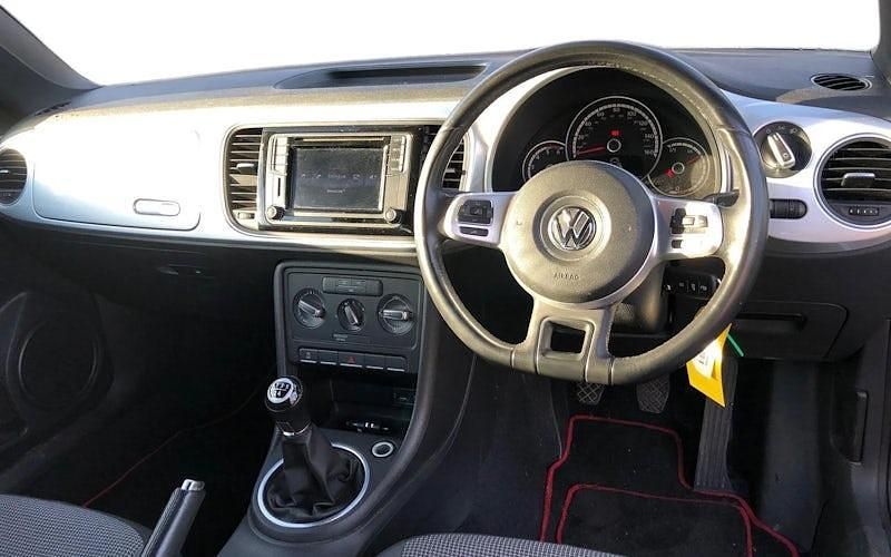 Usado VW Beetle Cabriolet Design 110 CV (80 kW) 2016 Descapotable