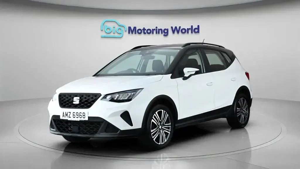 Used Seat Arona SE 95 HP (69 kW) 2023 White SUV