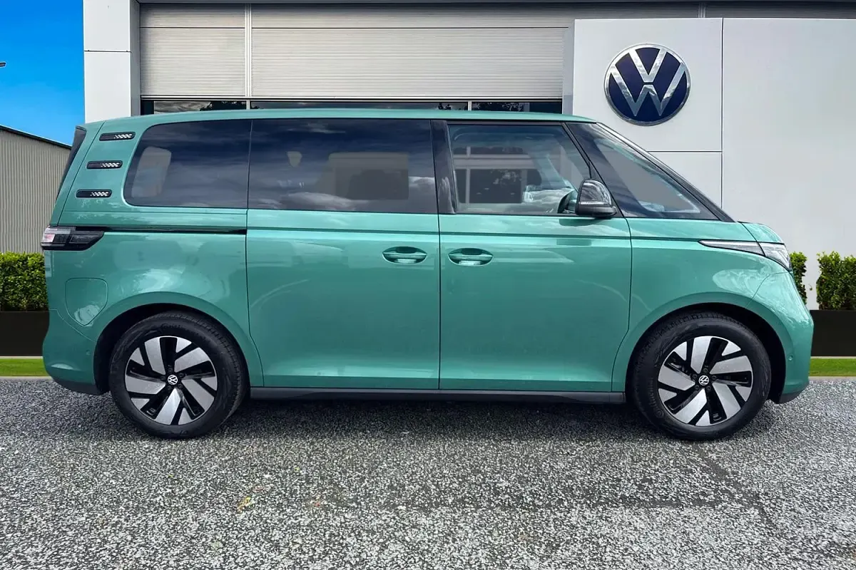 Used VW ID. Buzz Pro 210 kW (286 HP) 2025 Green MPV