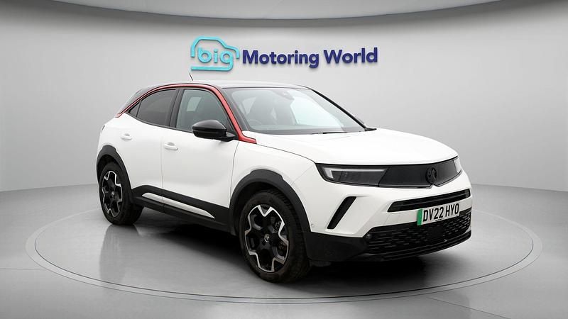 Used Vauxhall Mokka SRi 100 kW (136 HP) 2022 White SUV