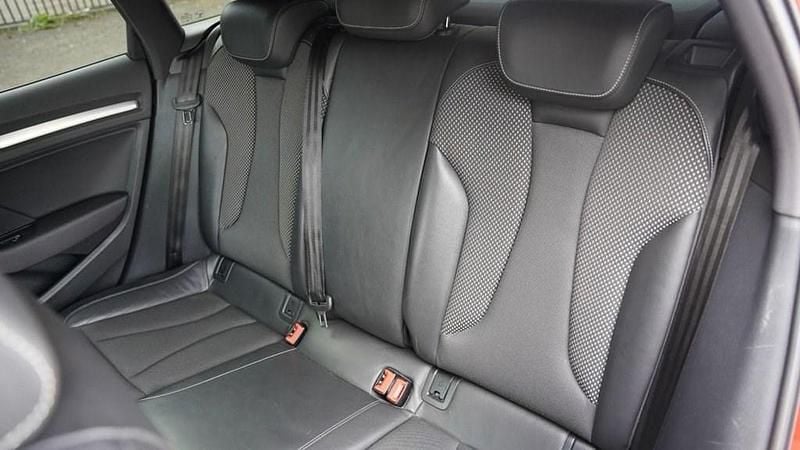 Begagnad Audi A3 S-Line 150 HK (110 kW) 2014 Röd Halvkombi