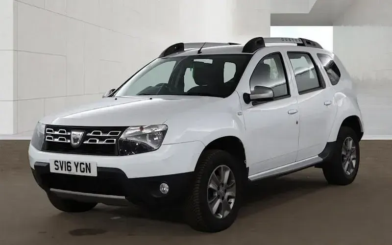 Used Dacia Duster Lauréate 110 HP (80 kW) 2016 White SUV