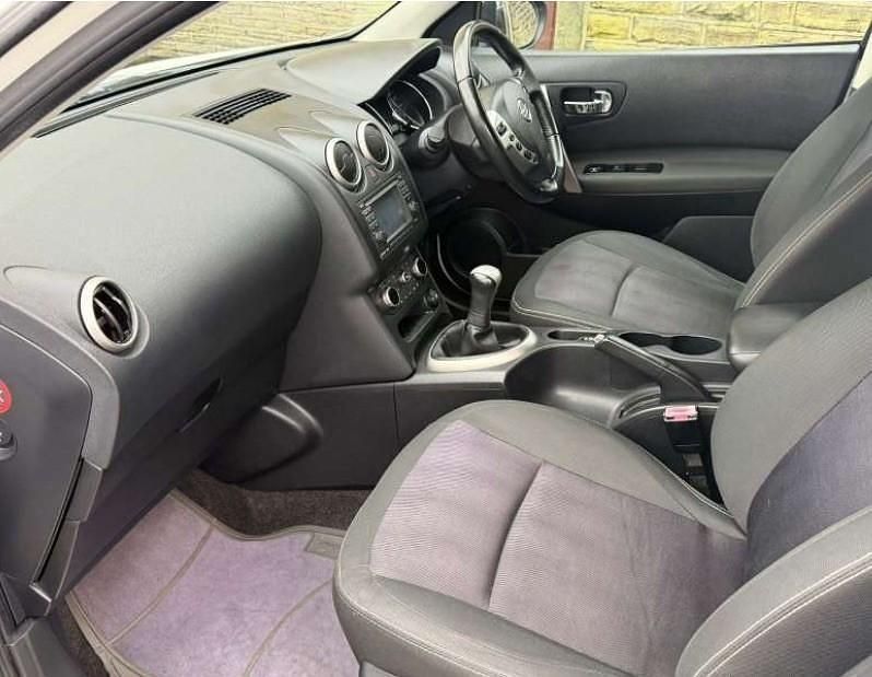 Used Nissan Qashqai N-TEC 117 HP (86 kW) 2012 White SUV